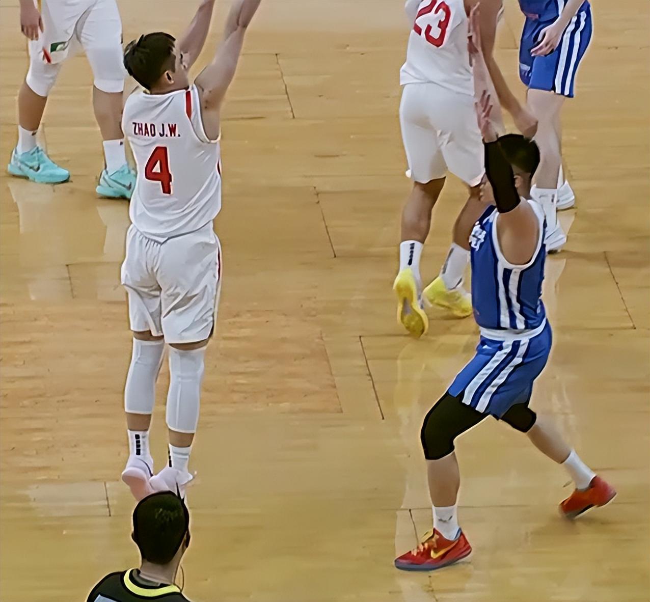 开云官网-中国男篮100-93中国台北!球员评分:5人满分,3人良好,2人拉胯