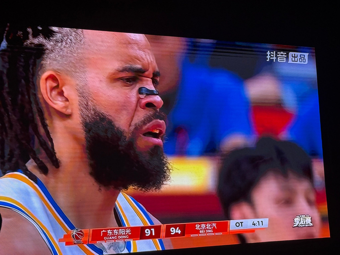 麦基罚球失误致加时赛失利|首钢|季后赛|贾维尔·麦基|贾维尔-麦基|加油_新浪体育_新浪新闻